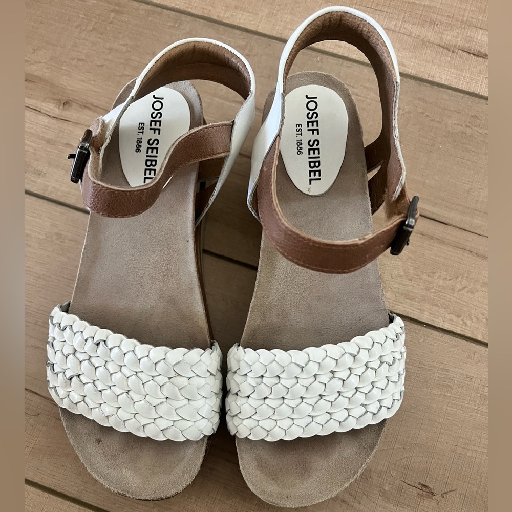 Josef Seibel Clea 16 Sandals White and Brown Size 39